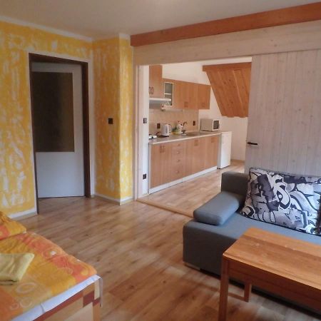 Apartments Vecernik Rokytnice Рокитніце-над-Їзероу Екстер'єр фото